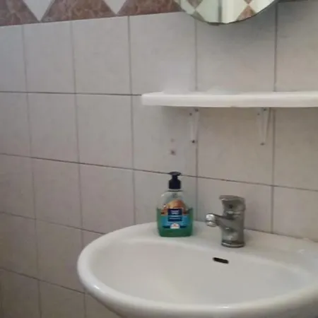 La Maria & Nick ,private & Bathroom 卡桑德里亚
